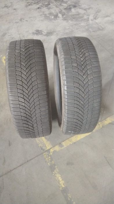 Vând doua caciucuri