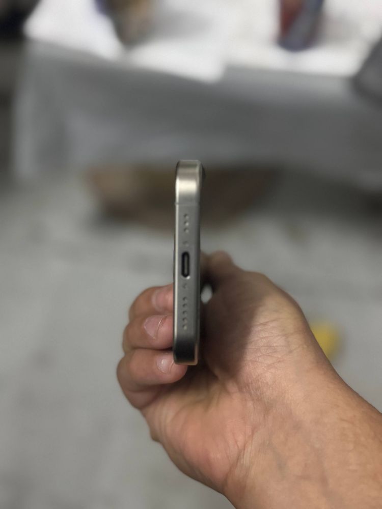 Iphone 15 pro 128gn
