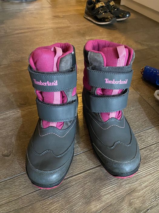 Продаю ботинки Timberland на девочку