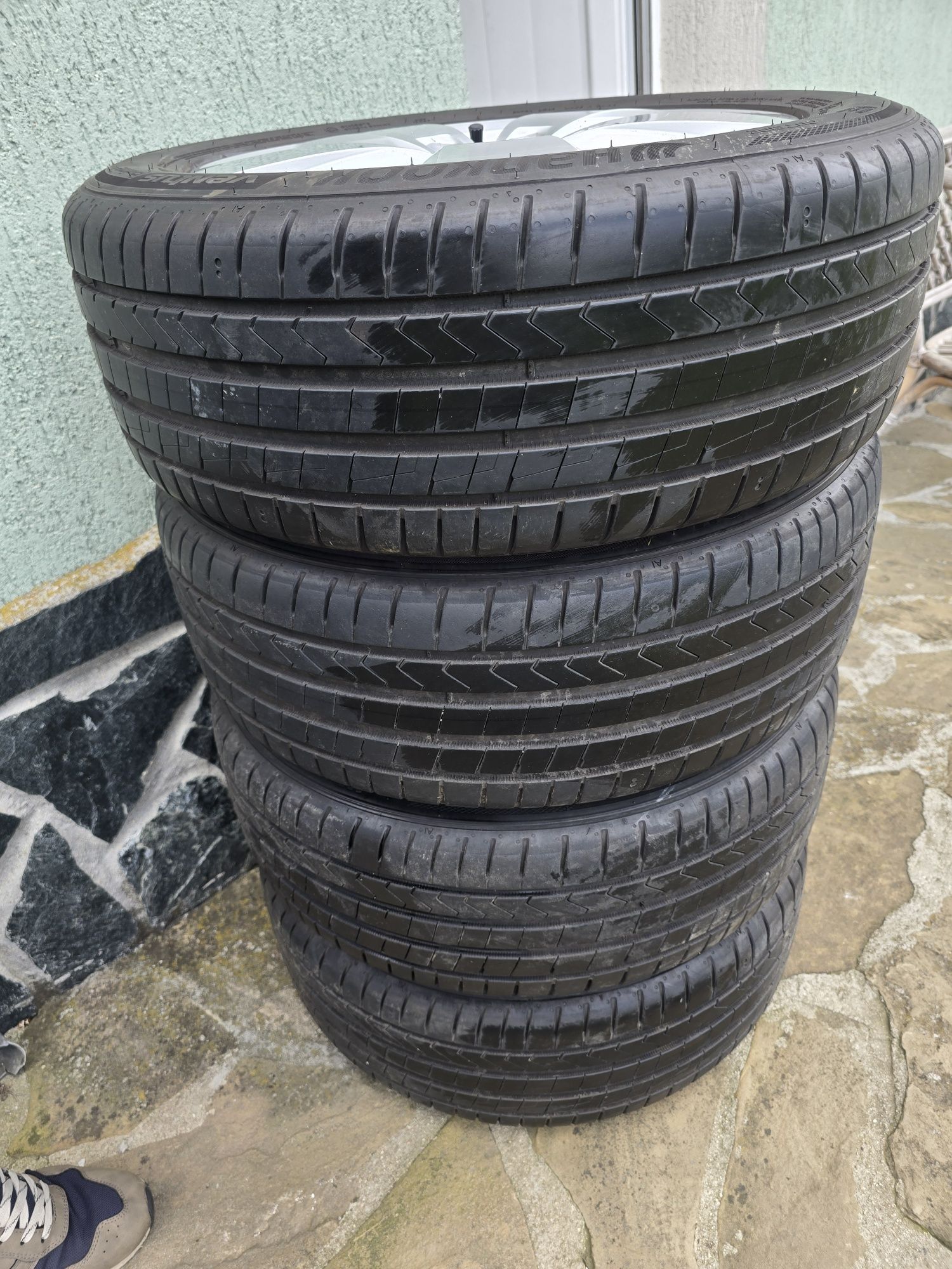 Джанти 16 цола Фолксваген + Гуми 205 55 16 Hankook
