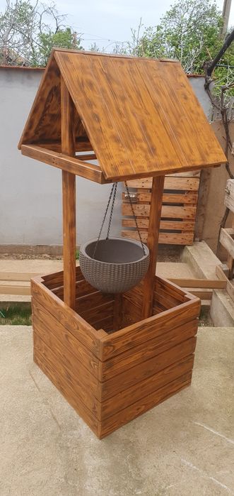 Fantana de gradina/lemn