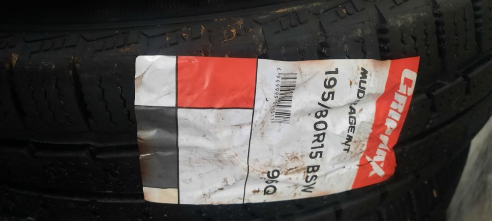 Нови 195 15 с  зимни бусови гуми Nexen 195R15C