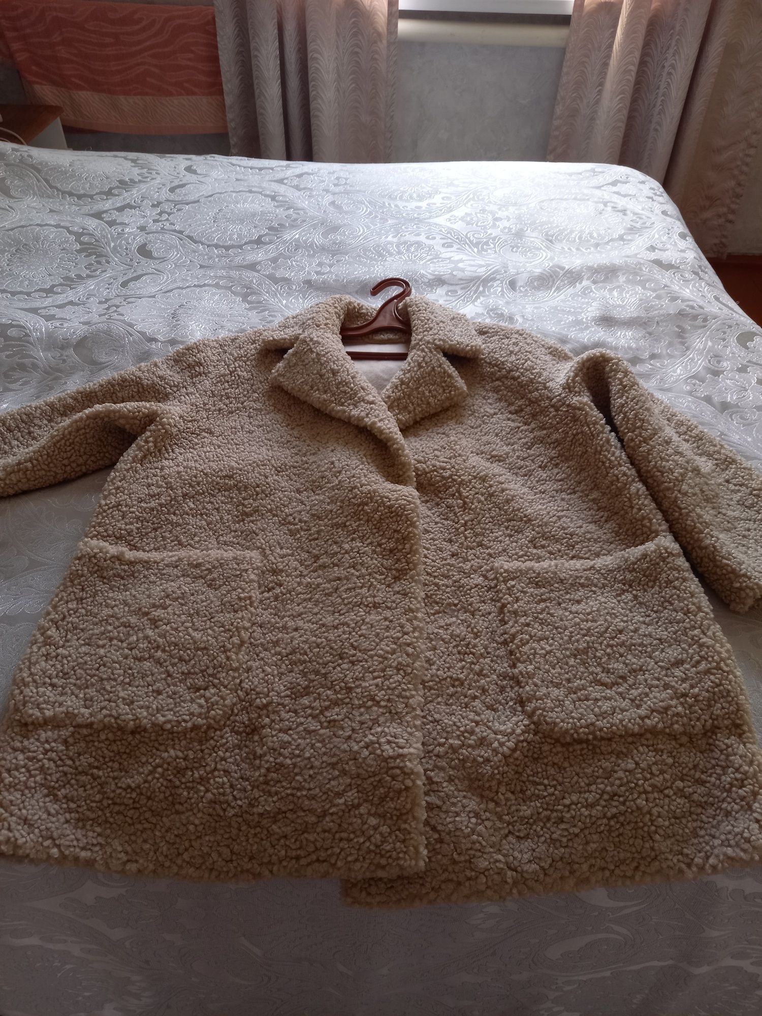 Продам женскую  куртку