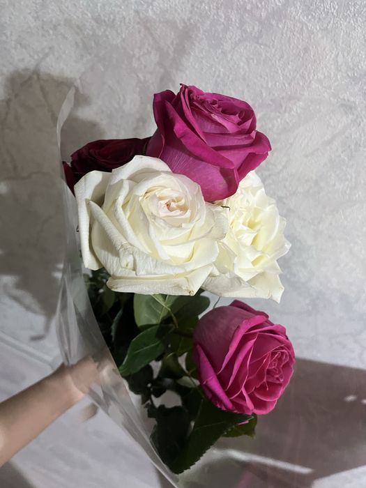 Мини букет из свежих роз