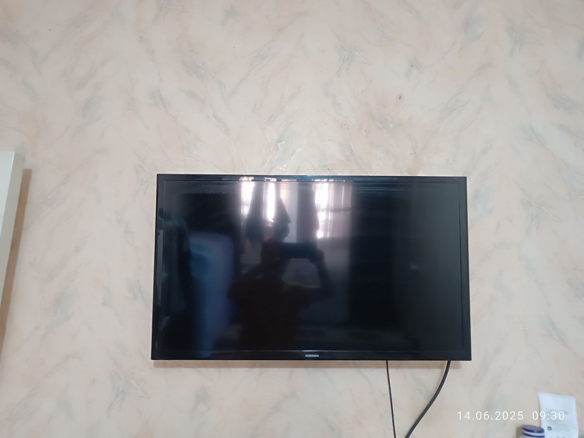Телевизор SAMSUNG 32