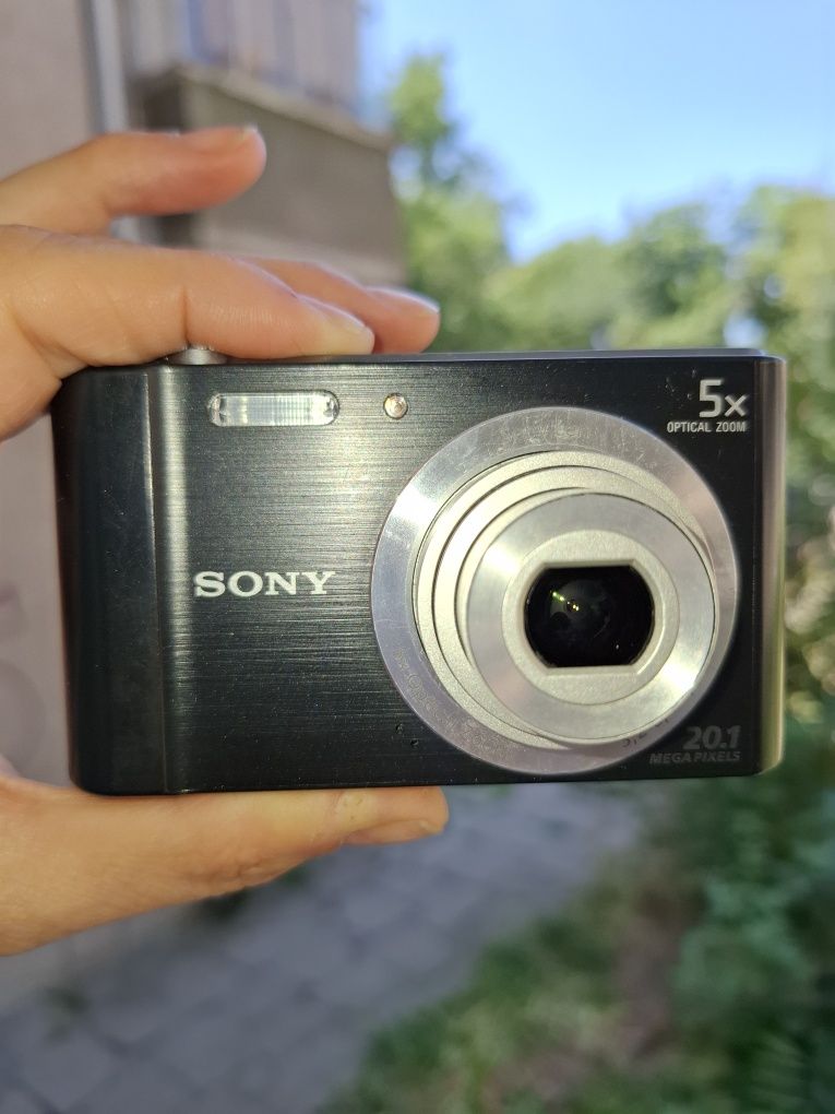Комплект Компактен дигитален фотоапарат камера SONY Cybershot DSC-W800