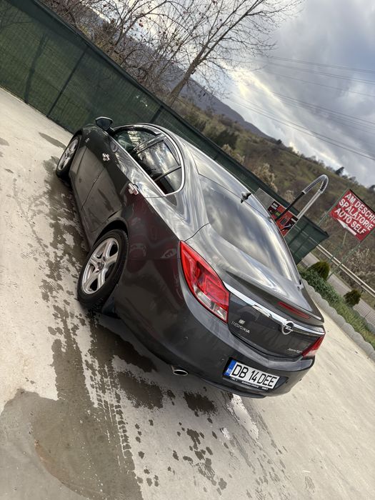 Opel insignia 2010 in stare foarte buna accept varinate