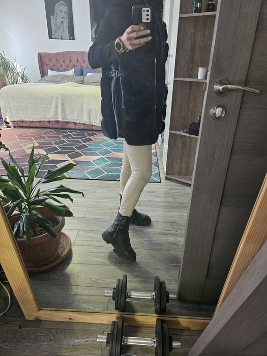 Vesta din blana sintetică