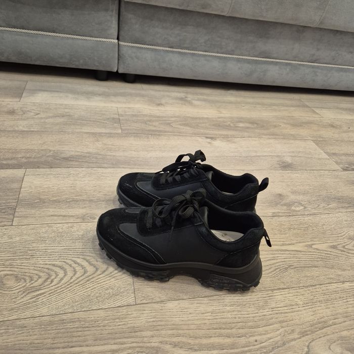 Продам  кроссовки