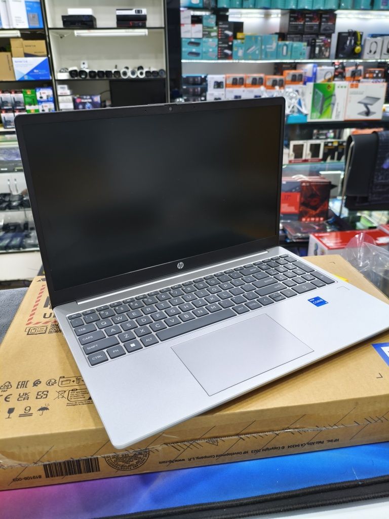 Ноутбук Noutbuk HP 15t FD000 Core i5 13-avlod 8GB 256GB SSD Новый
