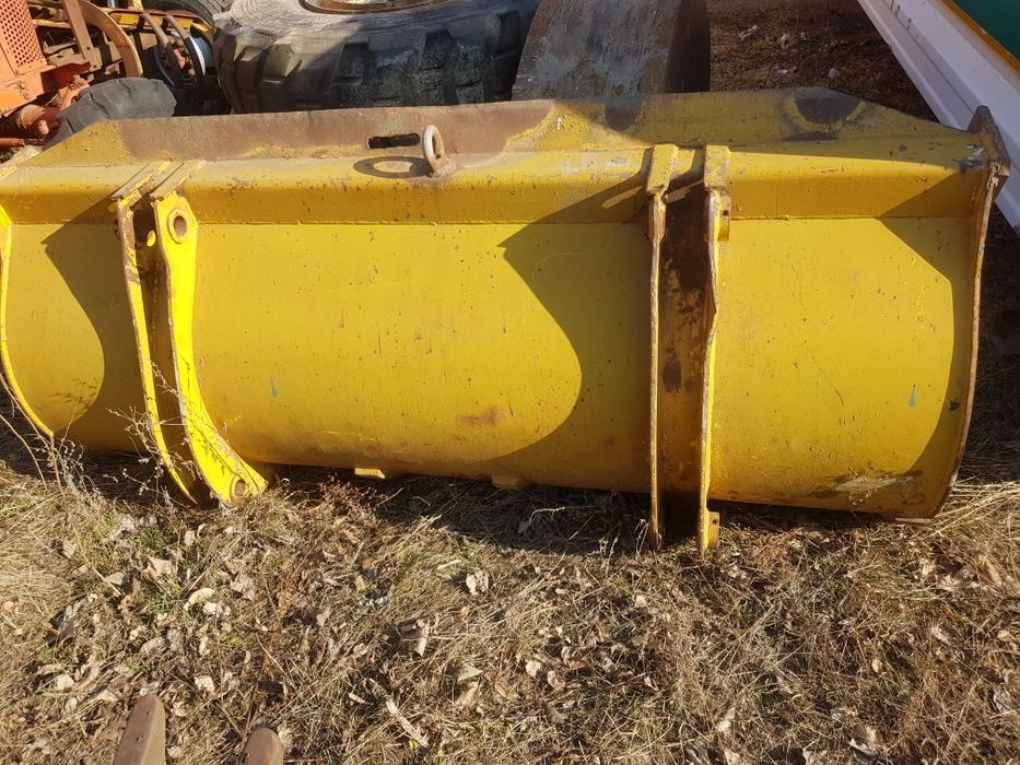 2 cupe(bena) excavator taluzat