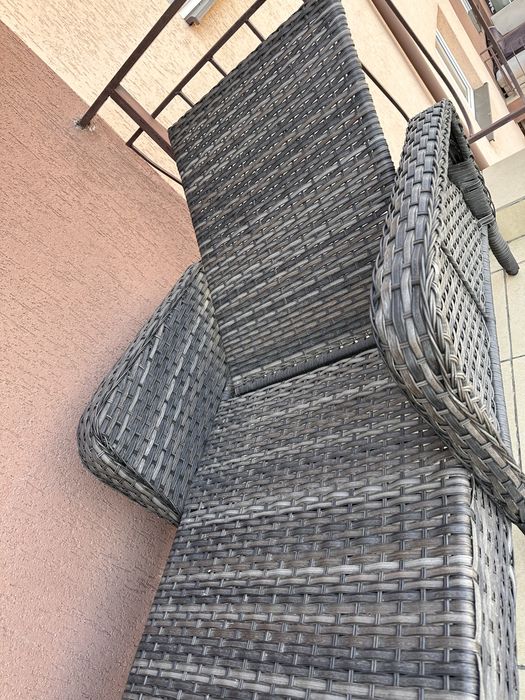 Vand sezlong nou Mobexpert cu perna lui,foarte solid