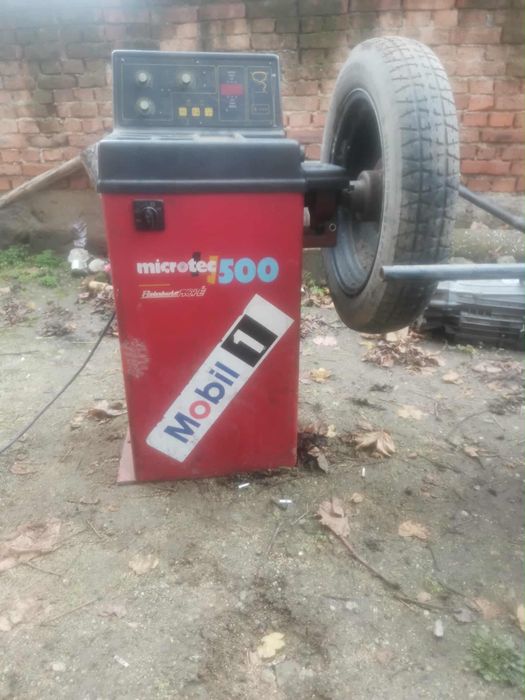 Машина за гуми работеща