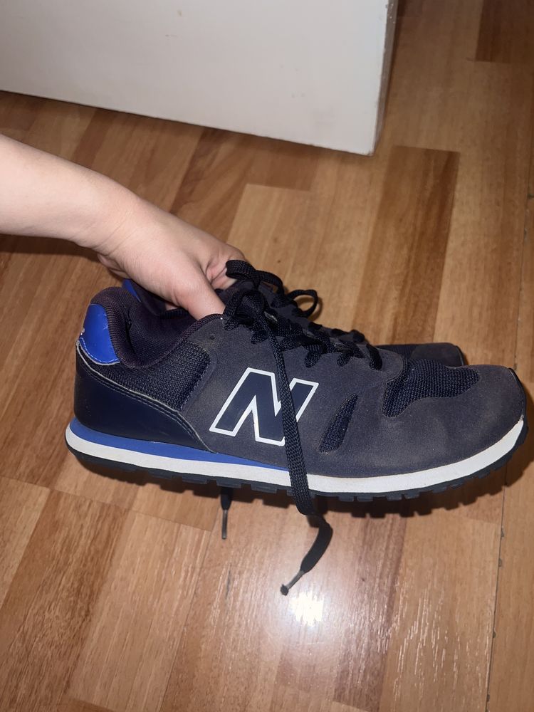 Adidadi new balance