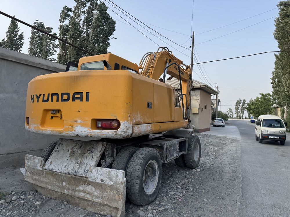 Hyundai 1400 exkavator sotiladi srochni arzon narxda