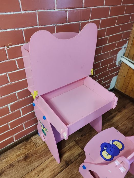 Продам детский столик