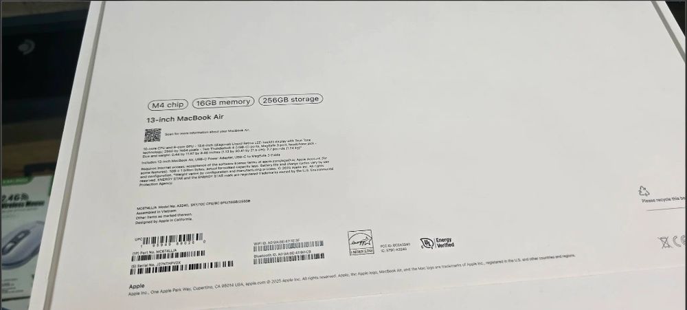 Macbook air 13 inch M4 sky blue