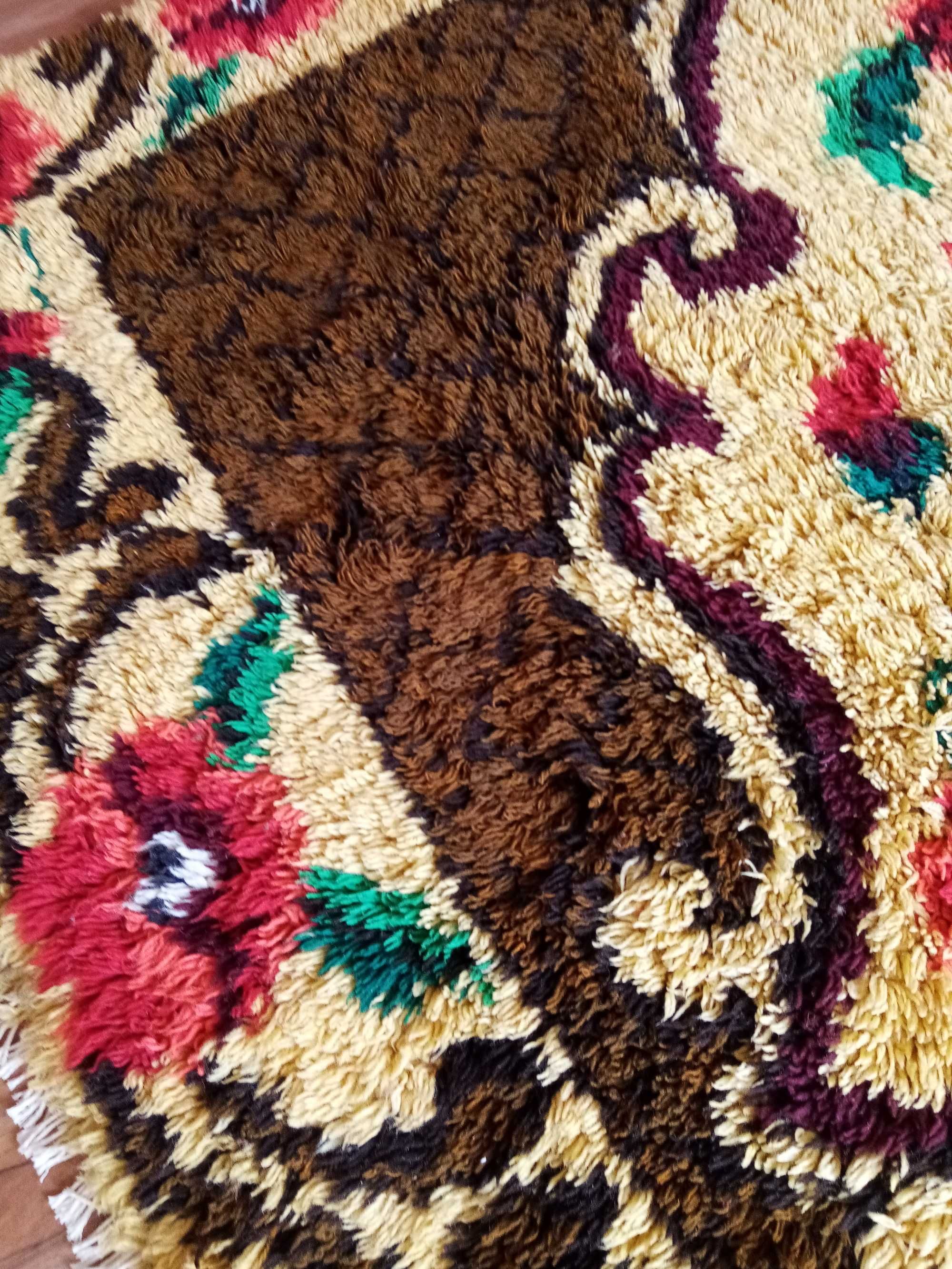 Продавам ръчно тъкан китеник