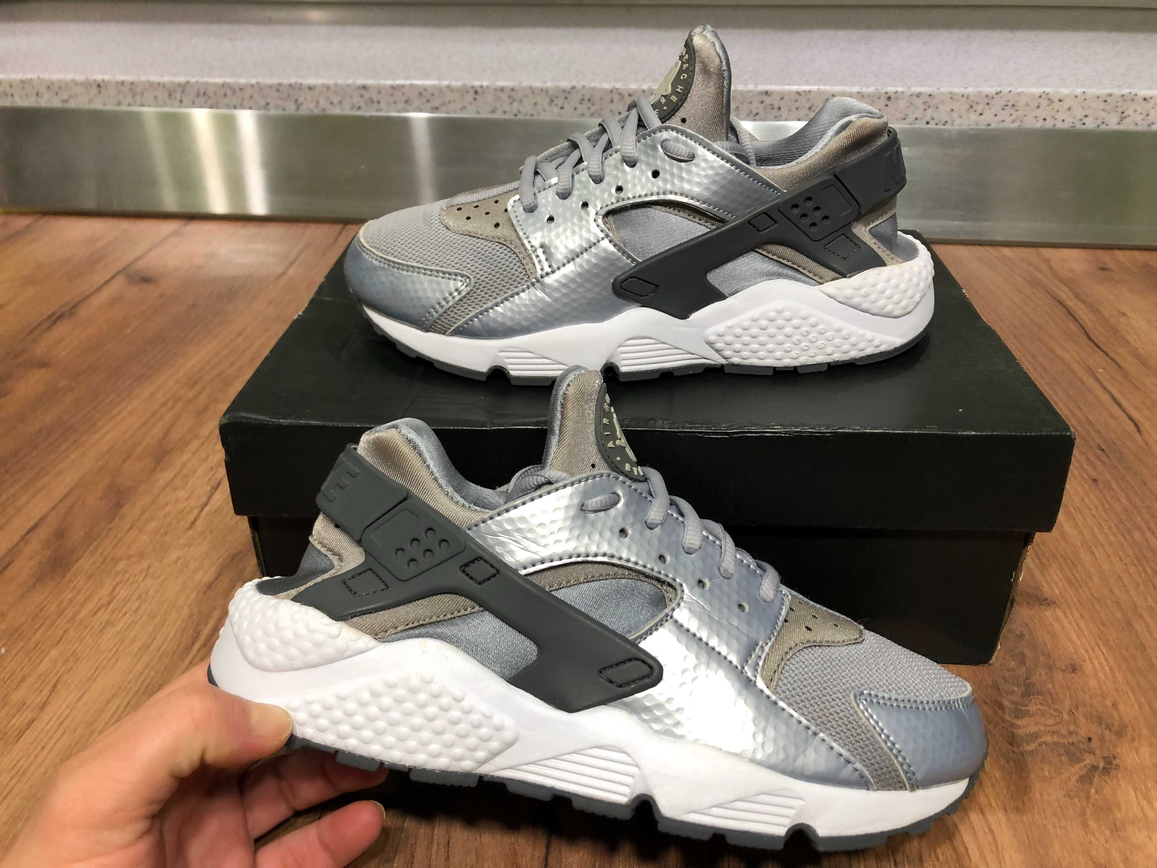 ОРИГИНАЛНИ *** Nike Air Huarache Run /  " Silver Dark Grey White "