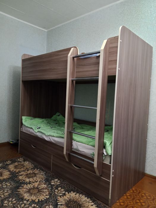 Продам двухэтажную кровать
