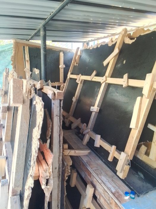 Poldan yechilgan taxta