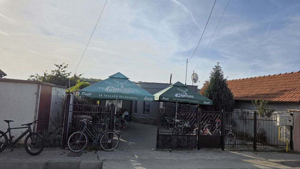 De vânzare!
Cladire construită cu posibilitate de mansardare.
Momentan