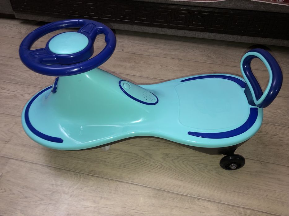 Детская машина, новая, музыкальная