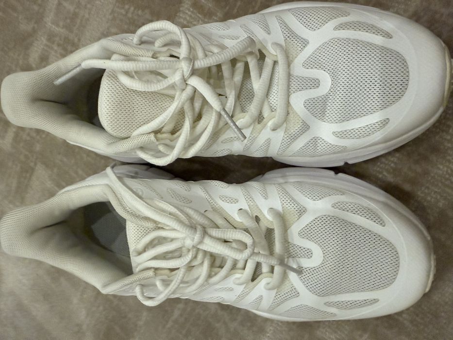 Кроссовки женские