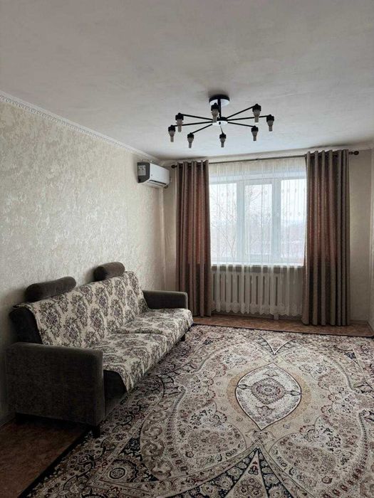 Продам 2комн квартиру на 18мкр 4этаж