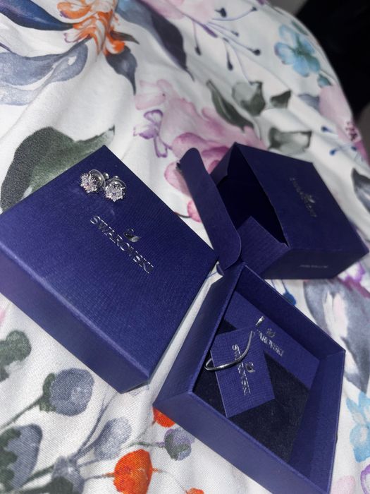 обици Swarovski не използвани