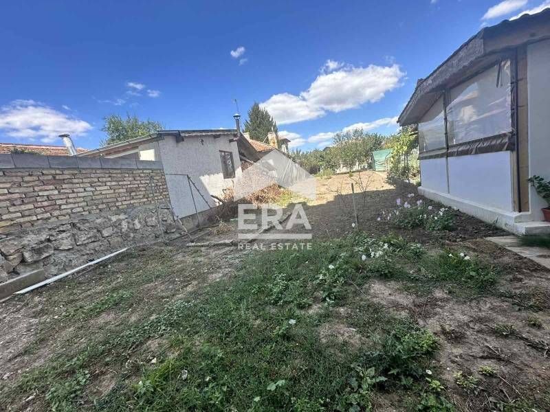 ЕКСКЛУЗИВНО от Ера Лайф!Етаж от къща с площ 185 кв.м. за продажба в гр