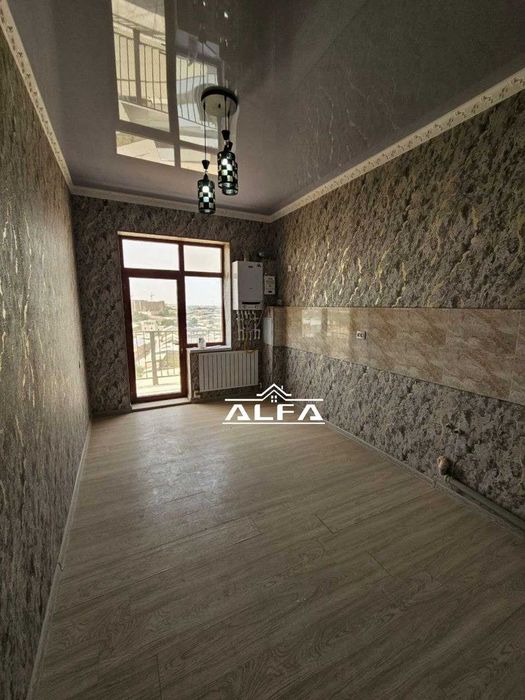 Buxoroda kvartira sotiladi 2 xonali 65m² 7-qavat.