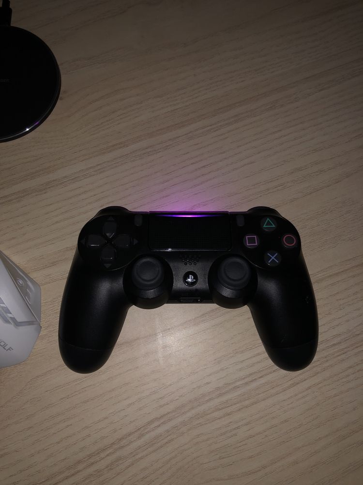 PlayStation 4 Slim – 1TB + GTA V + Căști + Controller – 599 lei