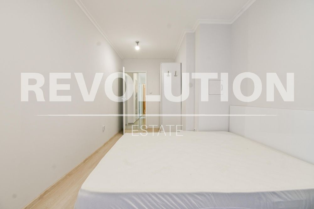 Дава се под наем Тристаен апартамент в София, Център - 108 кв.м за 1200 € - Снимка #4