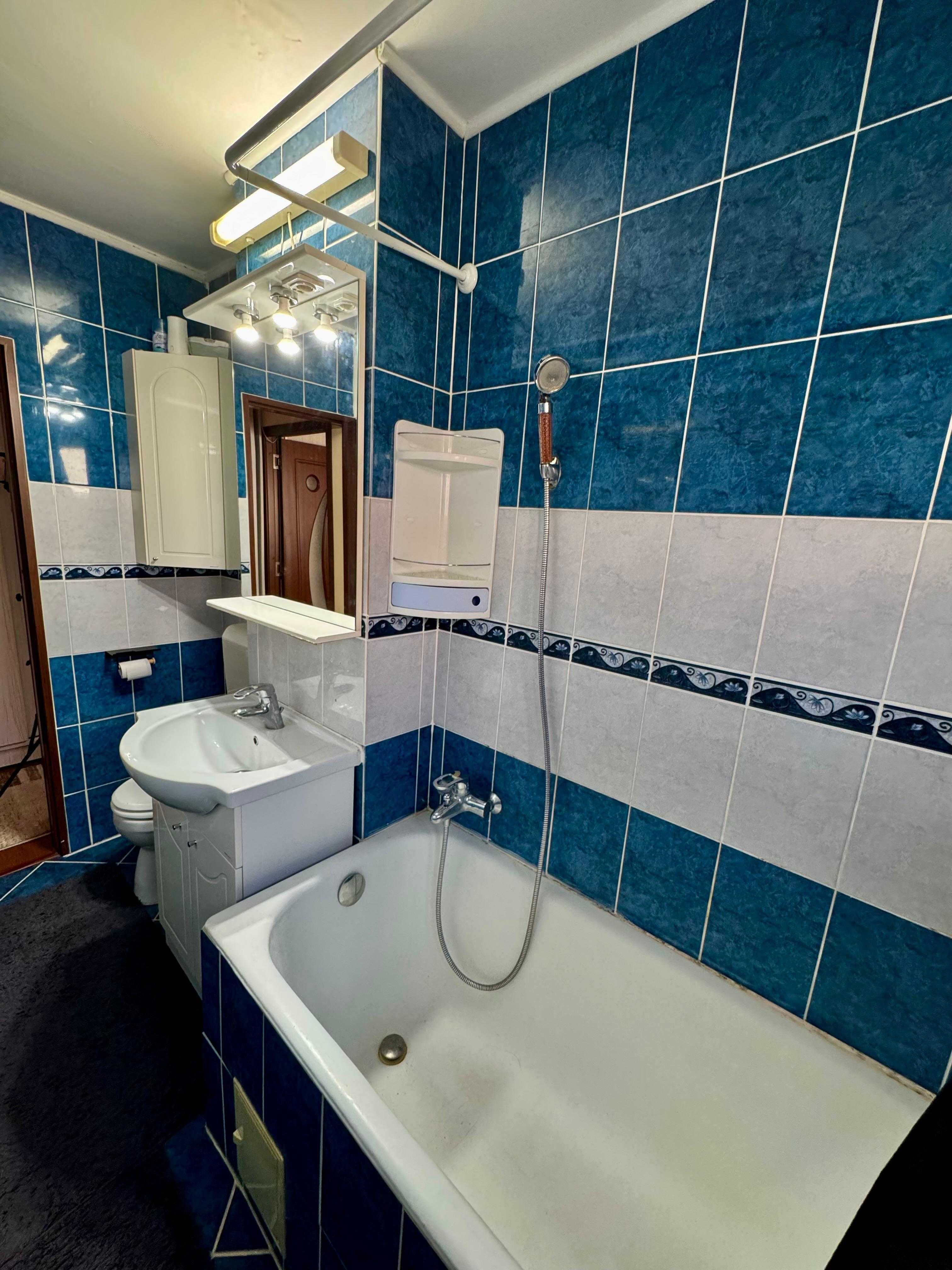 Apartament de vanzare, complet utilat si mobilat, în zona Shopping Cit