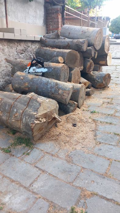 Продавам резачка за дърва щил 462