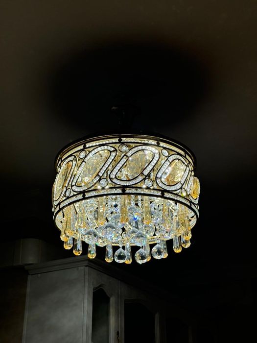 Продам люстры две штуки