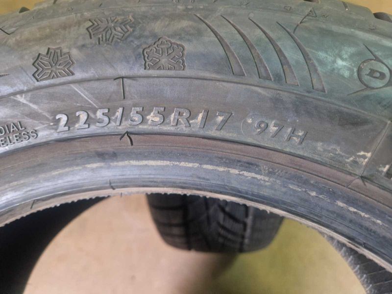 2 Dunlop R17 225/55
зимни гуми Runflat 
DOT4820