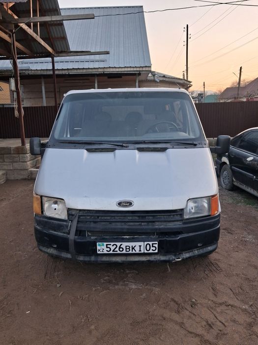 Продам машину форт транзит