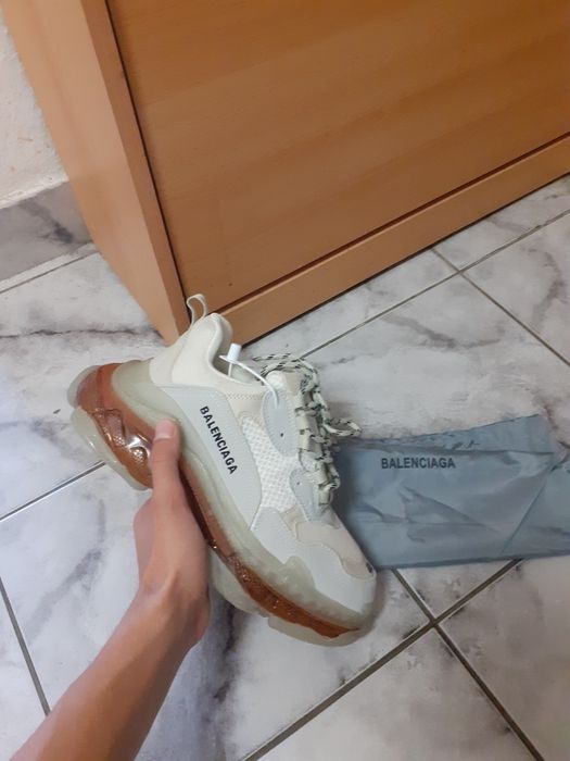 Balenciaga triple s crem