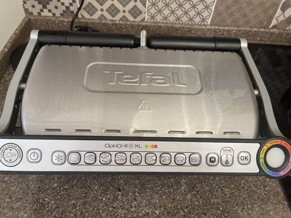 Большая грильница Тефаль в отличном состоянии.