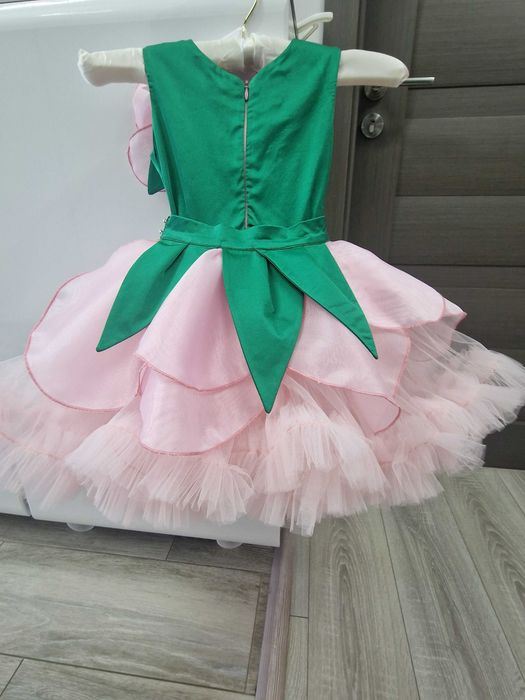 Rochita model Unicat Floare fetite 3-5 ani (98-110)