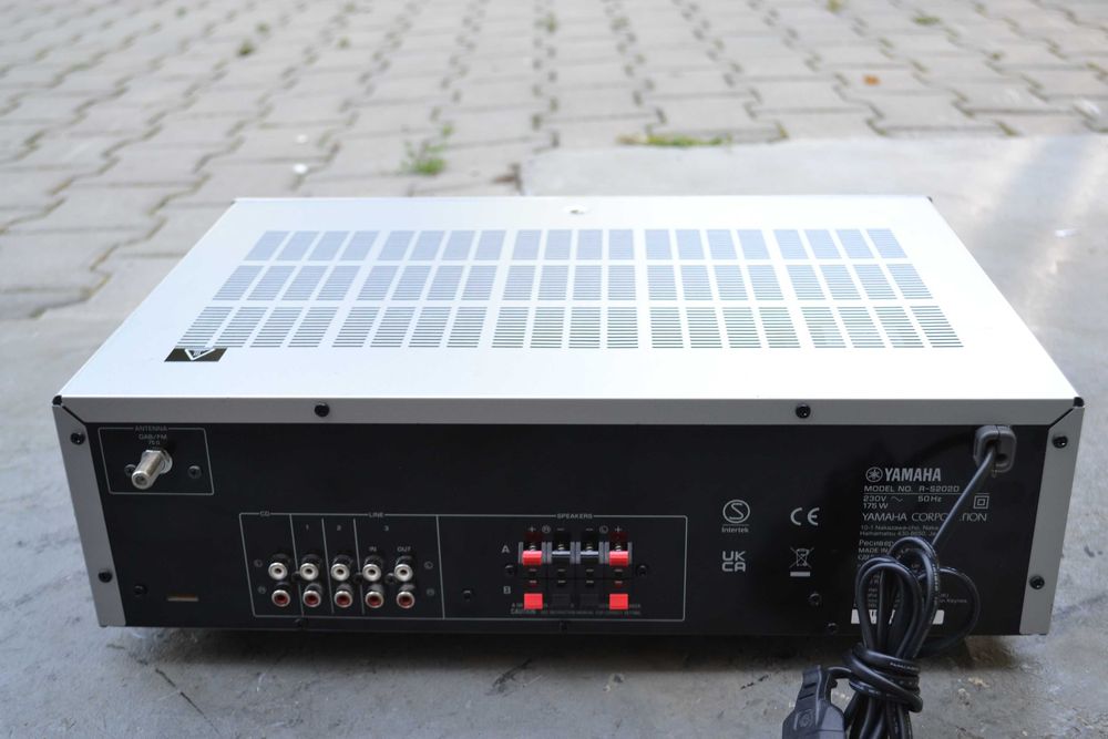 Amplificator Yamaha R-S 202 D cu bluetooth
