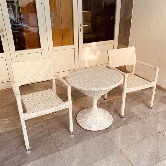 Градински комплект – 2 стола + масичка, синтетичен ратан, бял цвят