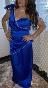 Синя рокля с панделка