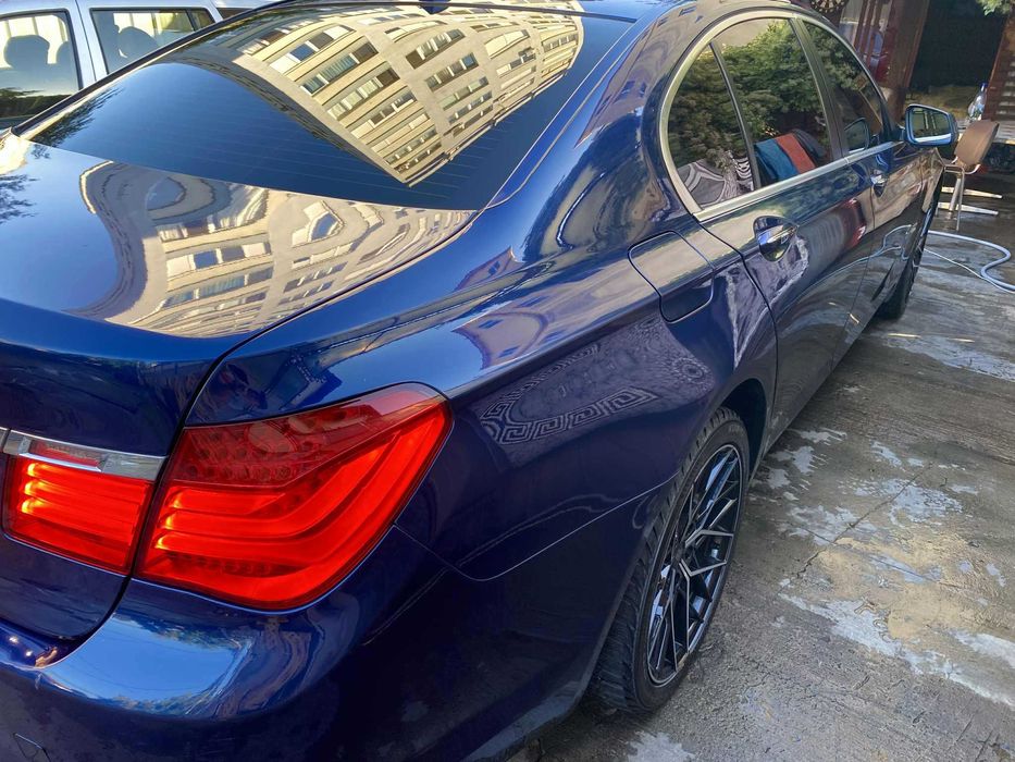 Bmw seria 7 f01 2011