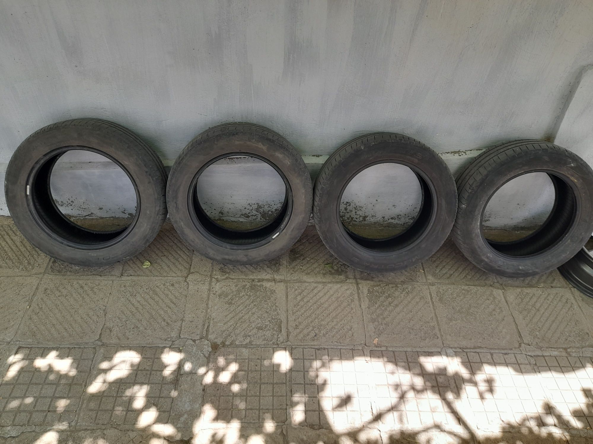 4 бр. 205 55 16, летни гуми Maxxis, цена комплект.