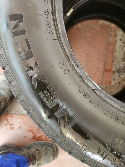 Гуми 235/65/17 2броя