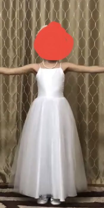 Платье белое детское регулируемая застежка