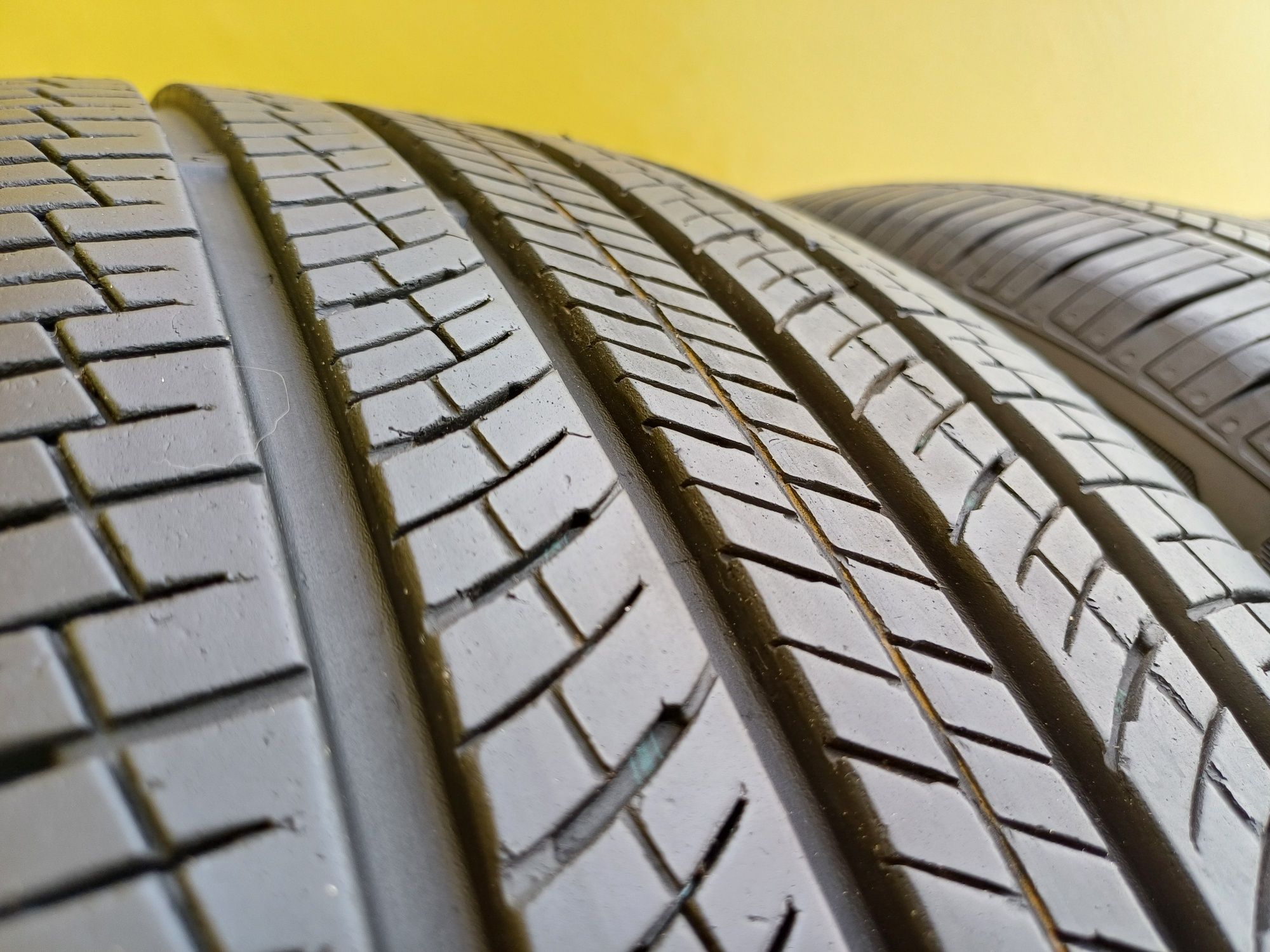 Шины 235/55 R19 Nexen комплект.